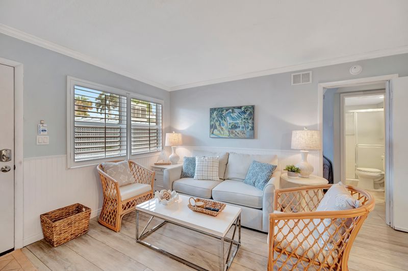 Perfectly-Located 2-Bed at Naples Beach & Town — photo 9