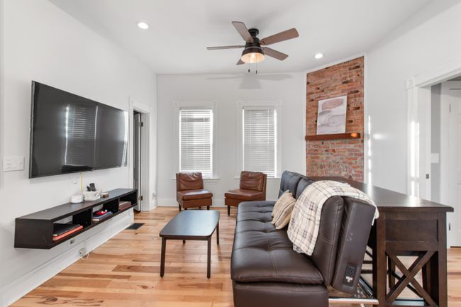 Modern Hyde Park Abode w/ 2 first floor bedrooms