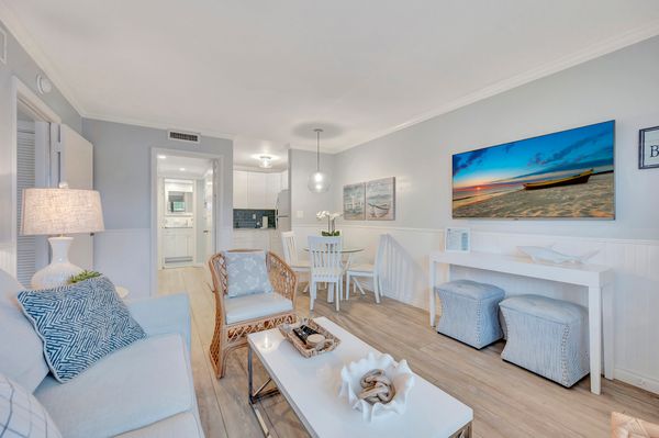 Perfectly-Located 2-Bed at Naples Beach & Town — photo 3