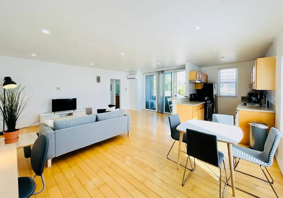 2BR Apt Santa Monica by Just Bring Your Toothbrush