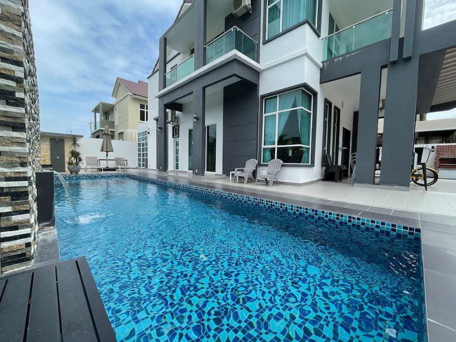☀ A Spacious 7BR Home w/ Private Swimming Pool ☀