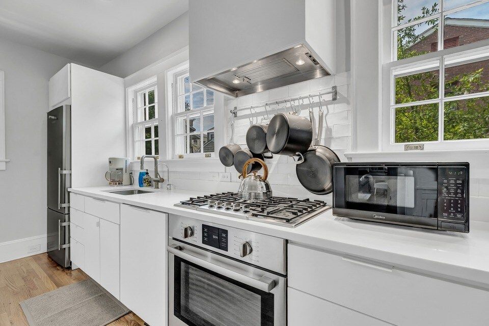 Ebert-Artis Cottage - Heart of Downtown