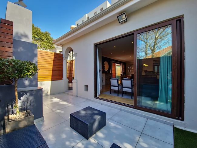 Cottage 8 Virginia Avenue - Stylish lock up and go in the city