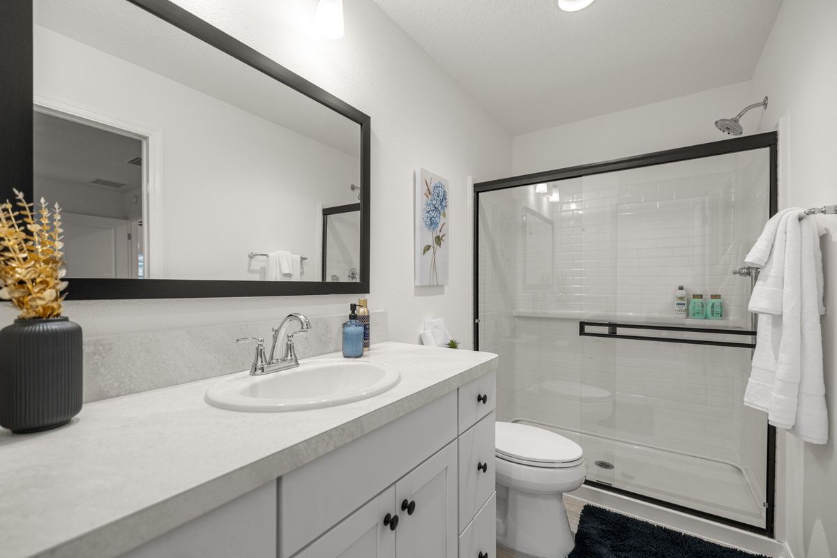2BR · 2 Bath · Golf Cart · Mins to Eastport Sq — photo 15