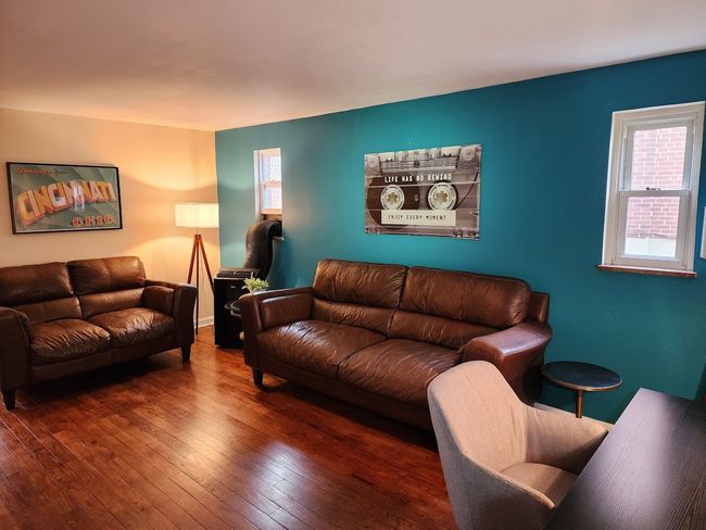 513Company - Retro (Great Location)