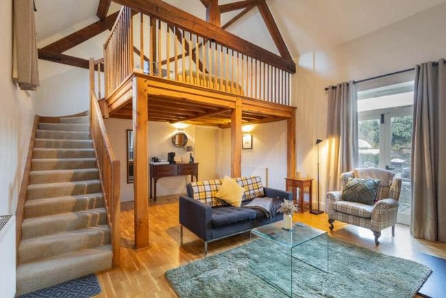 The Coach House Apartment at The Raven Aparthotel by PureStay