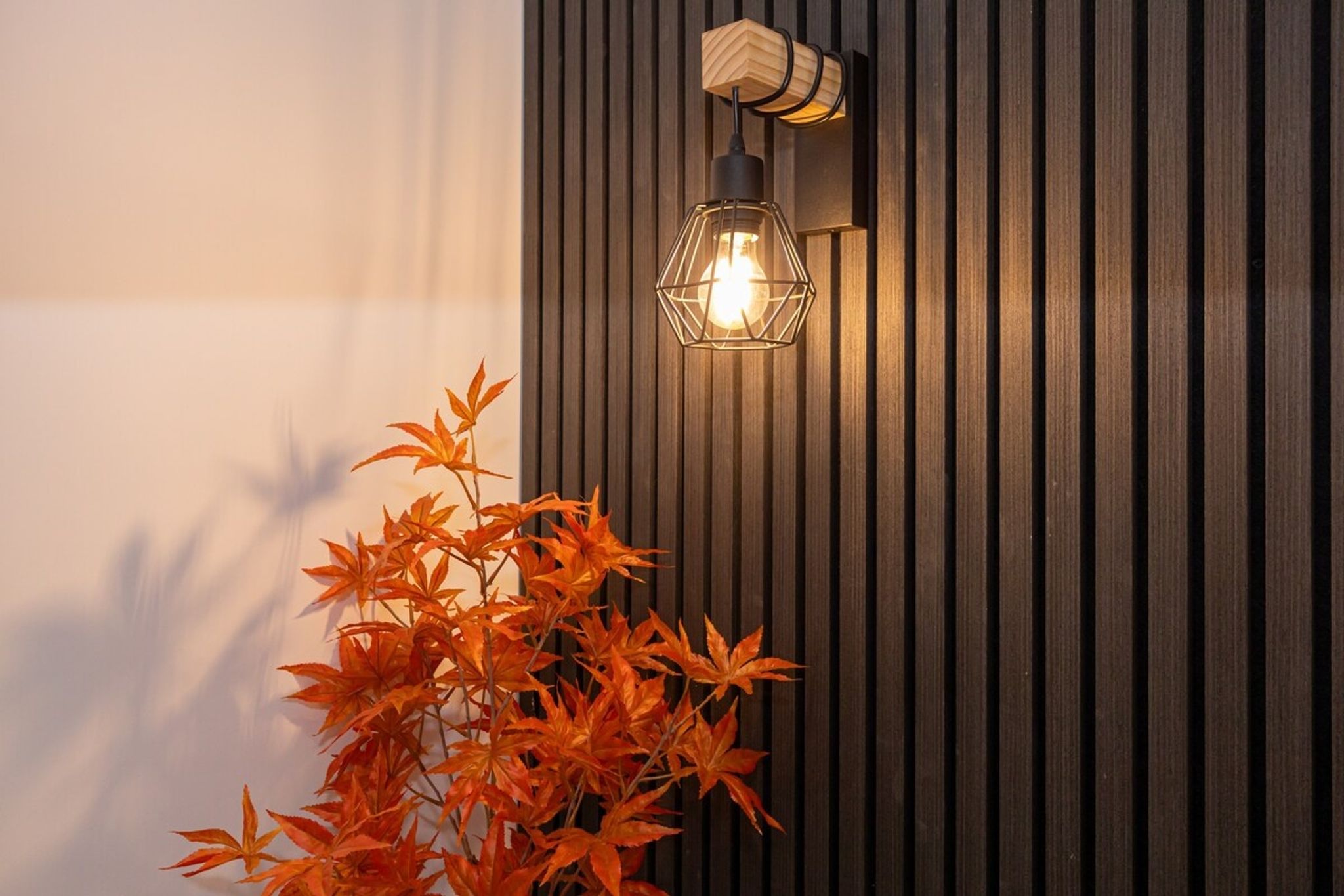 1723643637