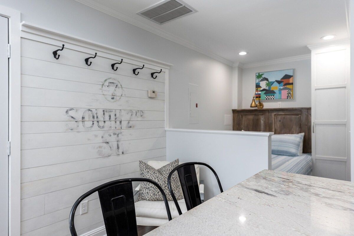 Diamond Courtyard | Historic Downtown | Parking