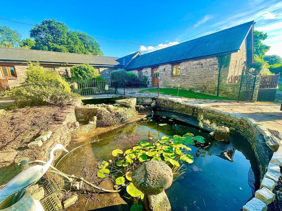 4 beautiful stone barns SlEEPS 17 People With Cymru Holidays