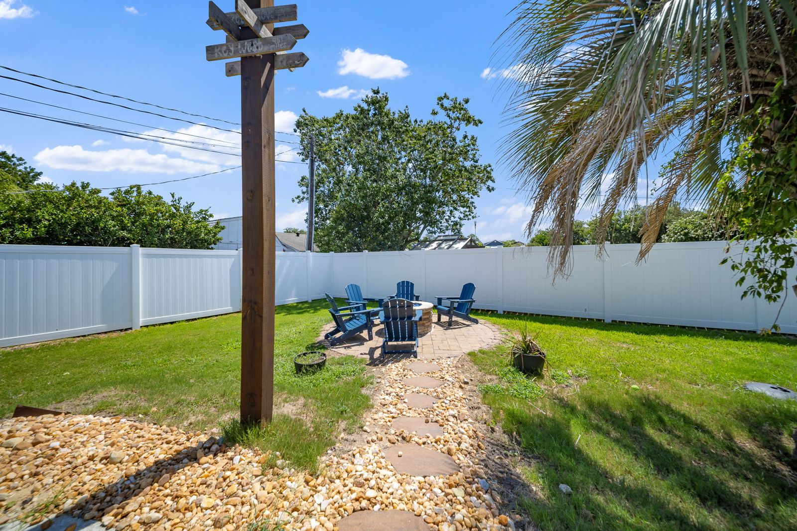 The Oasis - Heated POOL - Tiki Bar - Beach Life!