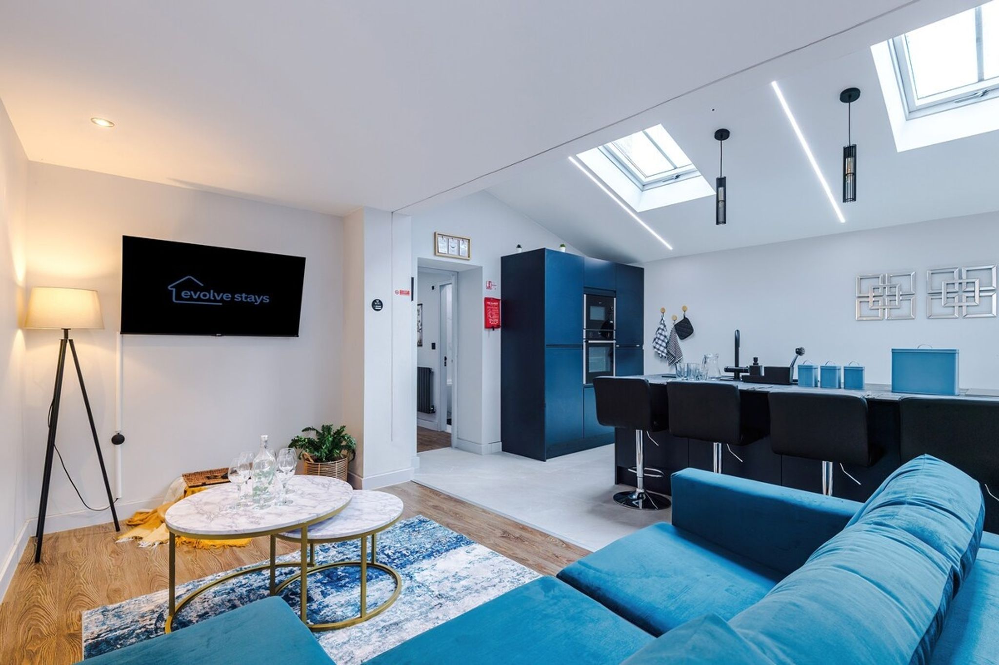 Incredible Home, Games Room, Sleeps 8, Parking Inc