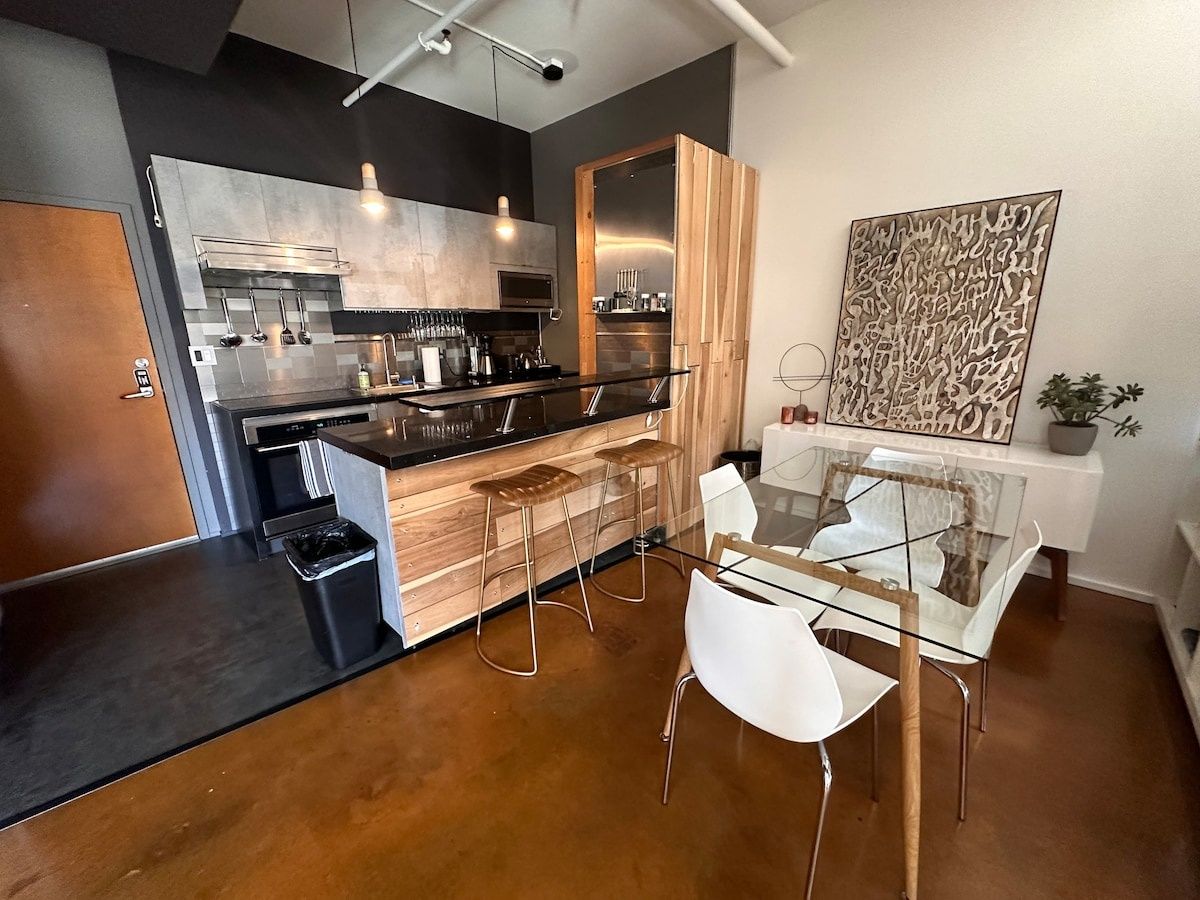 Spectacular Studio - Uptown Charlotte