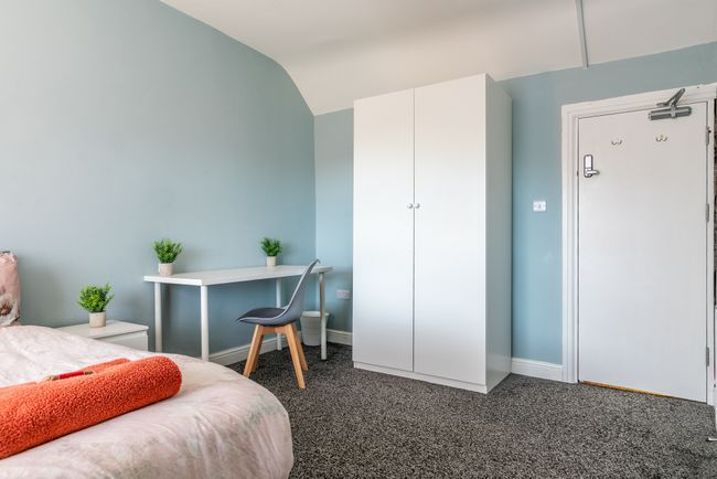 Room 2 double with a work space