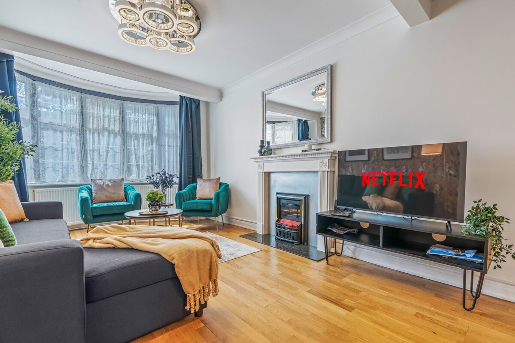 Stylish Suburban Escape - Perivale Haven