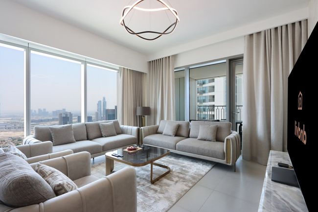 Burj View 3BR + Maid’s | Minutes to Dubai Mall