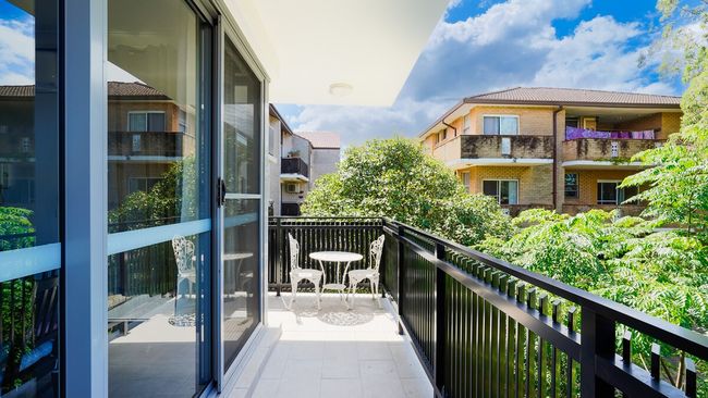 Beachside 2BR Apartment + Parking | Monterey