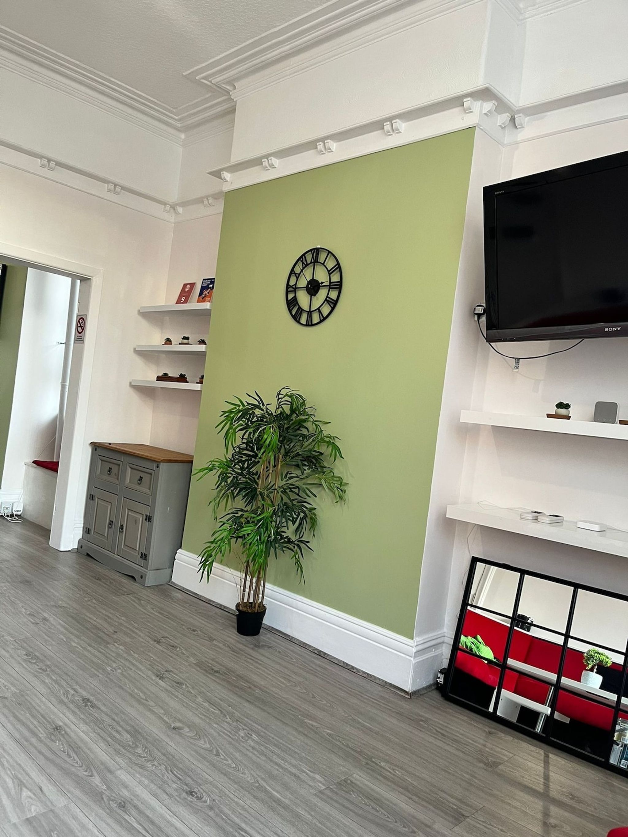 Spacious Group House – Winter Gardens – Sleeps 22