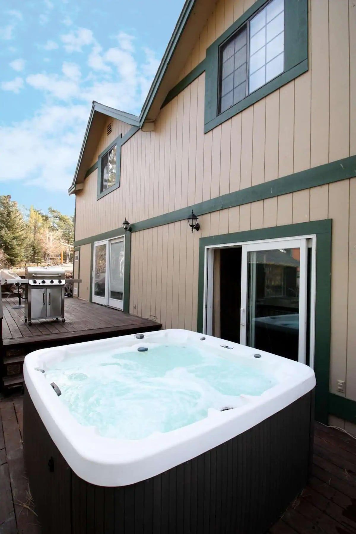 Cozy Lake Cabin | Hot Tub | Central AC | Game Room