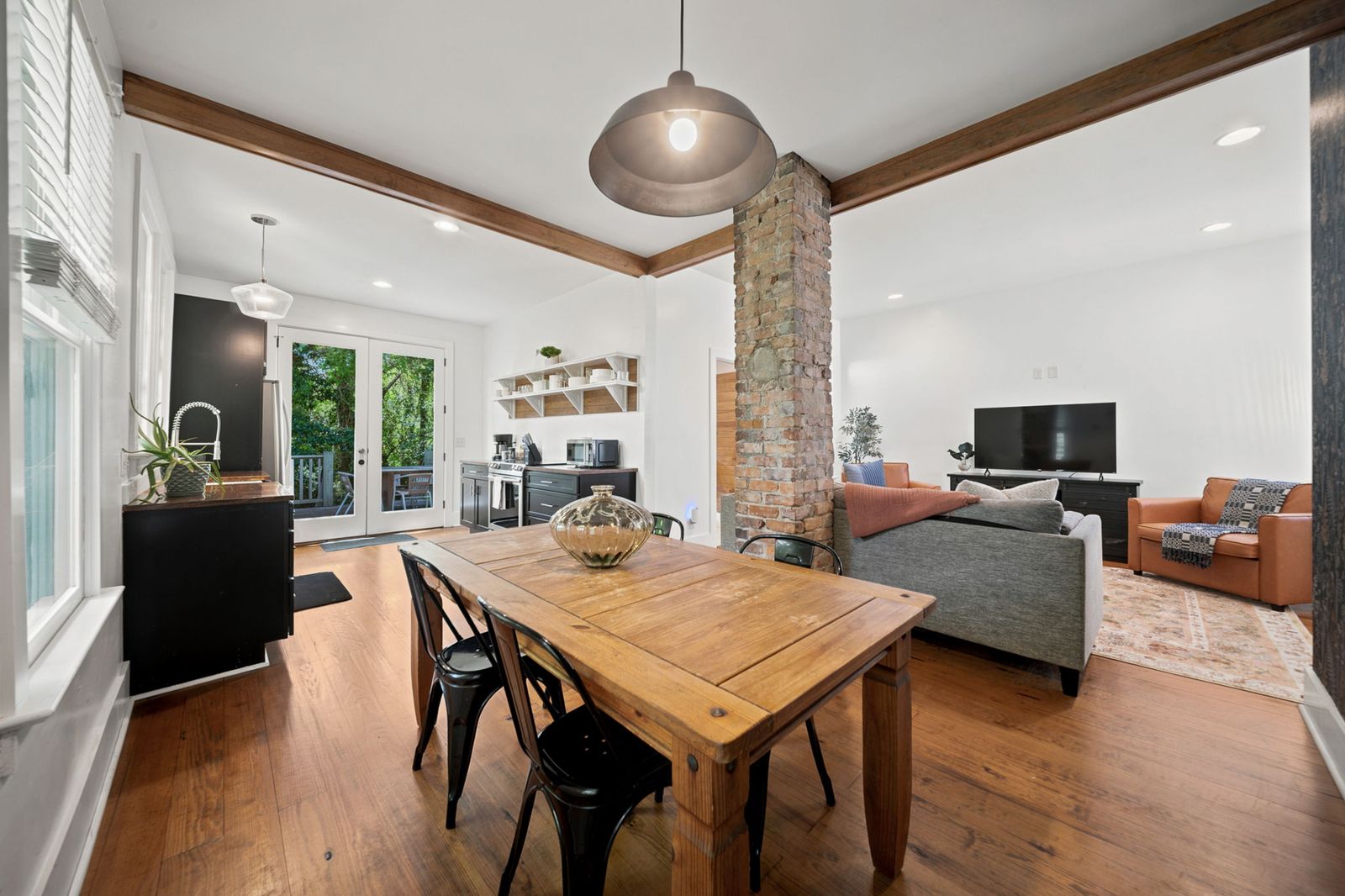 Boho Bungalow - Downtown - Free Parking
