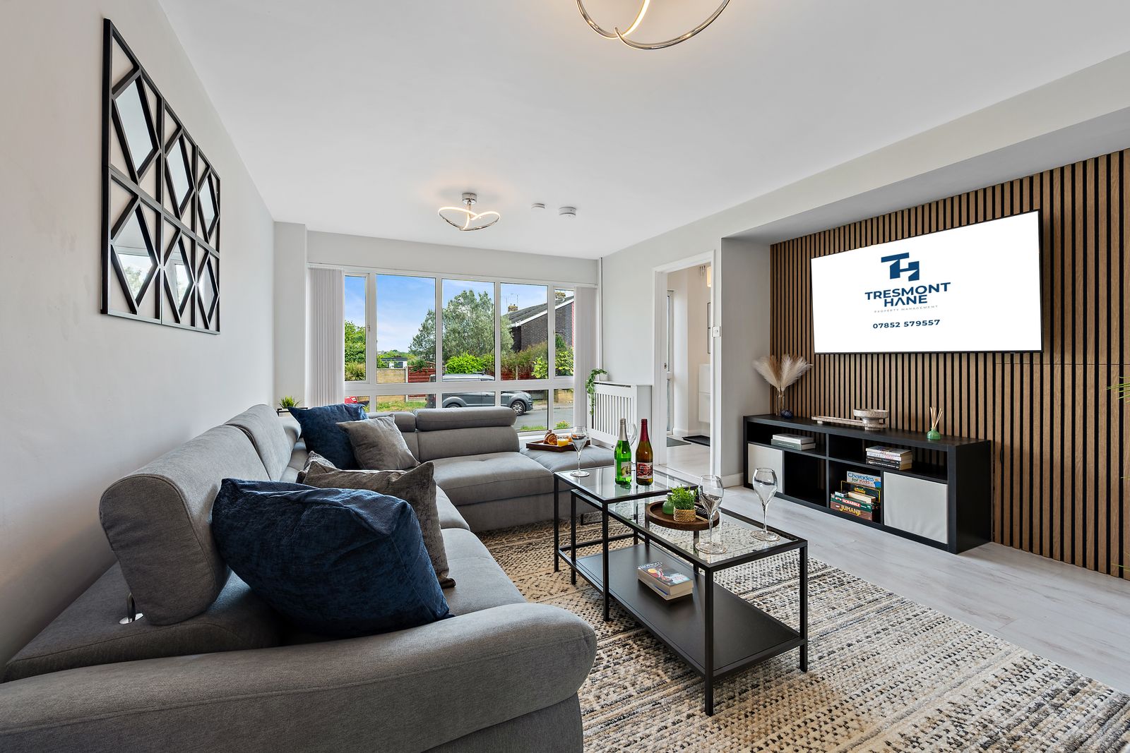 Cosy 3-Bed House Basildon | Contractors | Parking