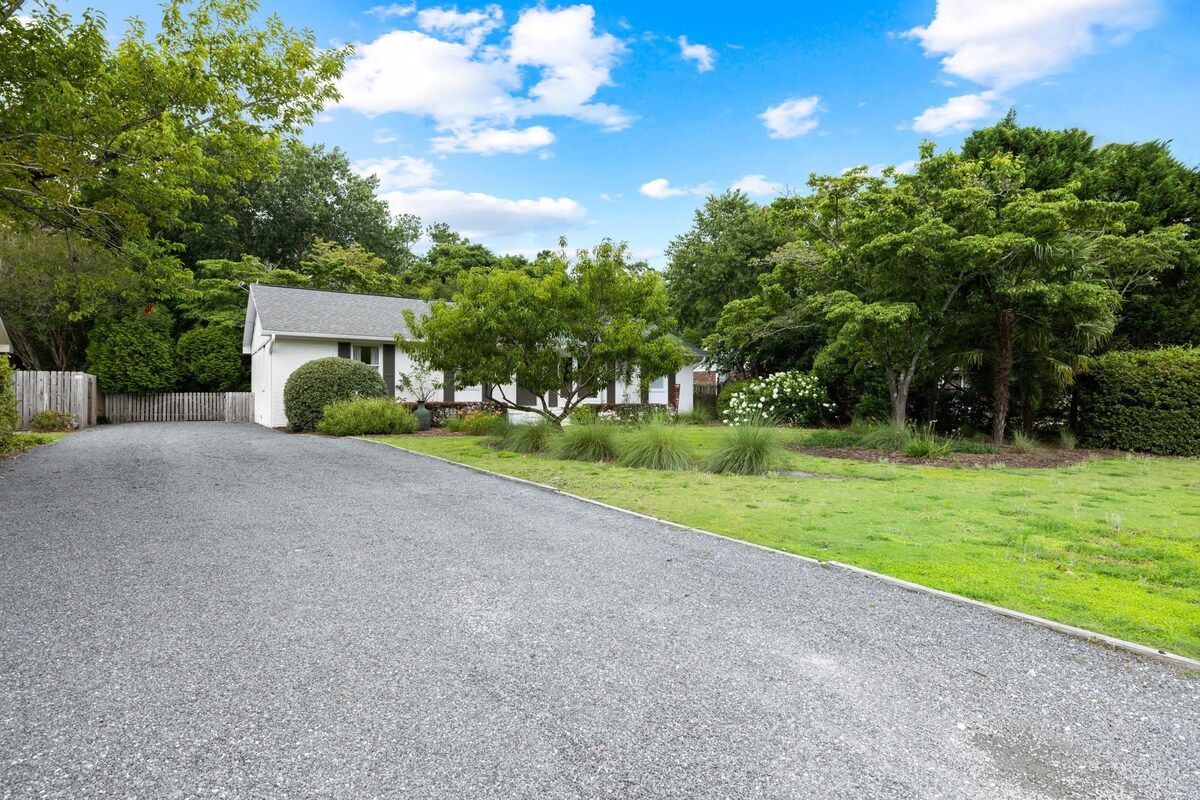 Relaxed Garden - 4 miles to Beach!