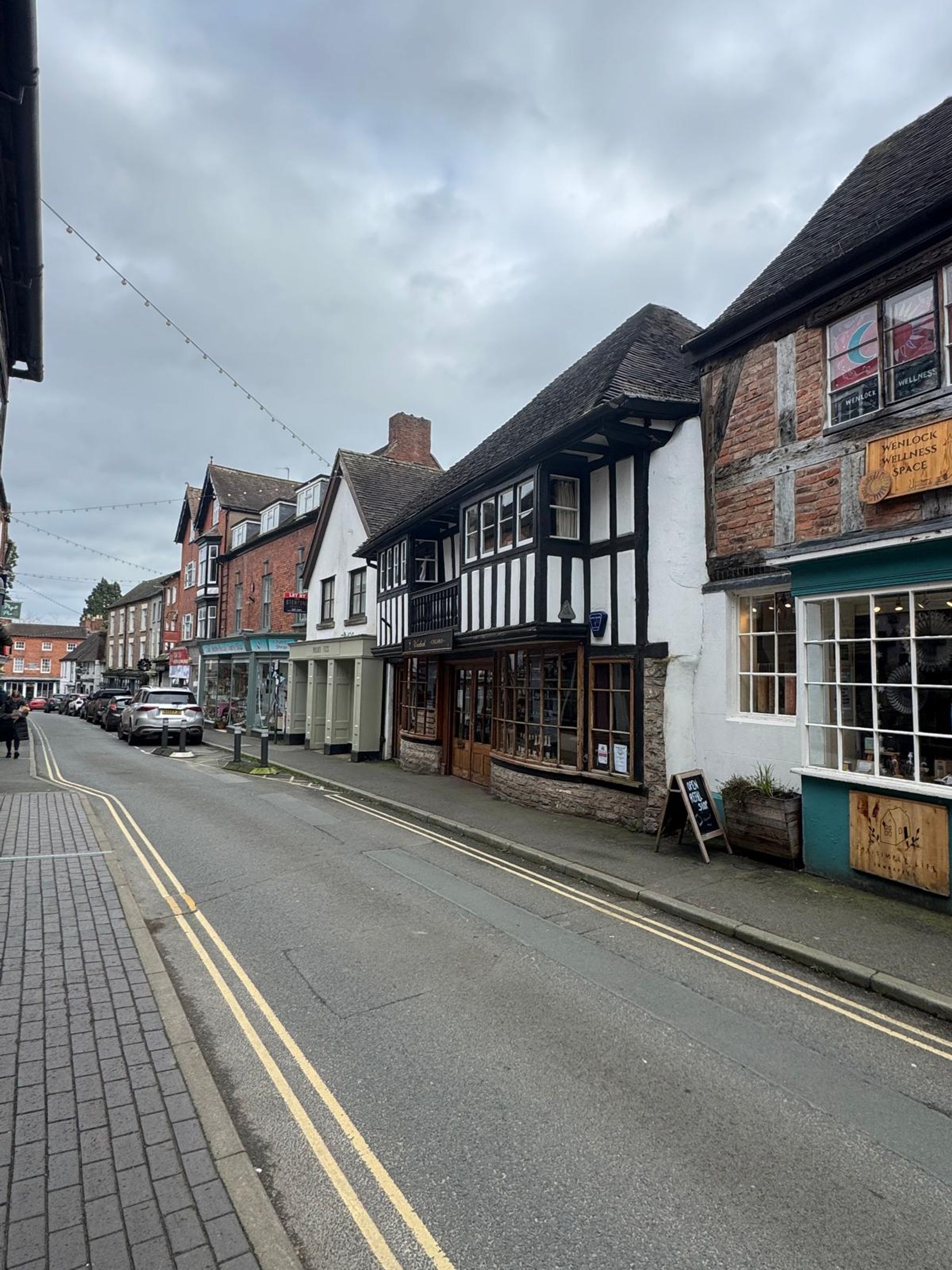 Raven Hotel – Suite 4 | Central Location