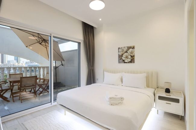 Livbnb-Modern 1BR Oasis with Stunning Terrace, JVC