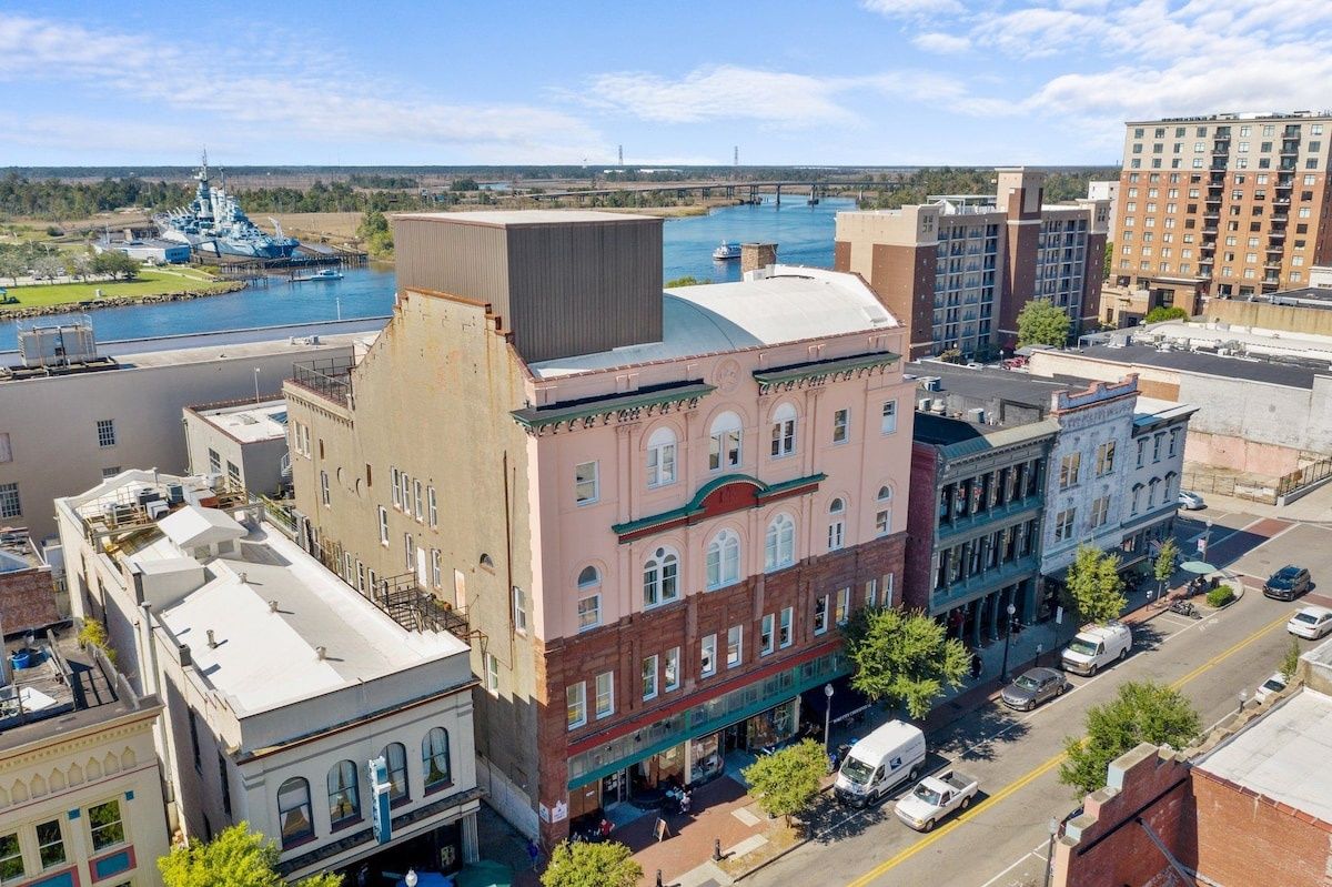 Blue Note Loft | Walk to Riverwalk + Rooftop Bar