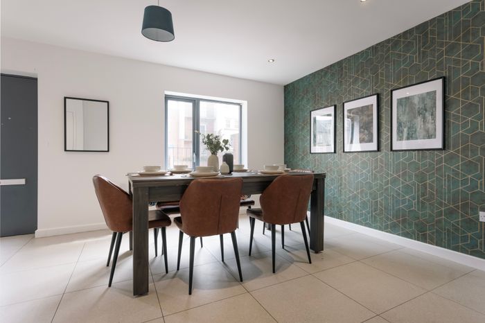 House in Gateshead: 4 bedroom 3 storey house 10 guest free parking, photo 5