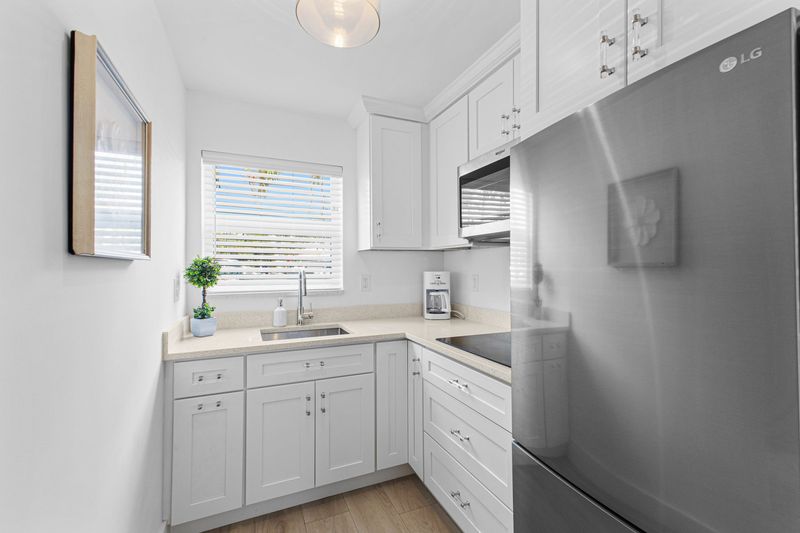 Perfectly-Located Studio at Naples Beach & Town — photo 4