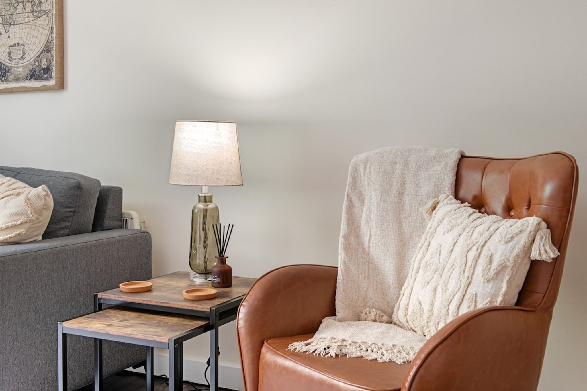 Spacious 2 Bedroom Apartment - Great Location