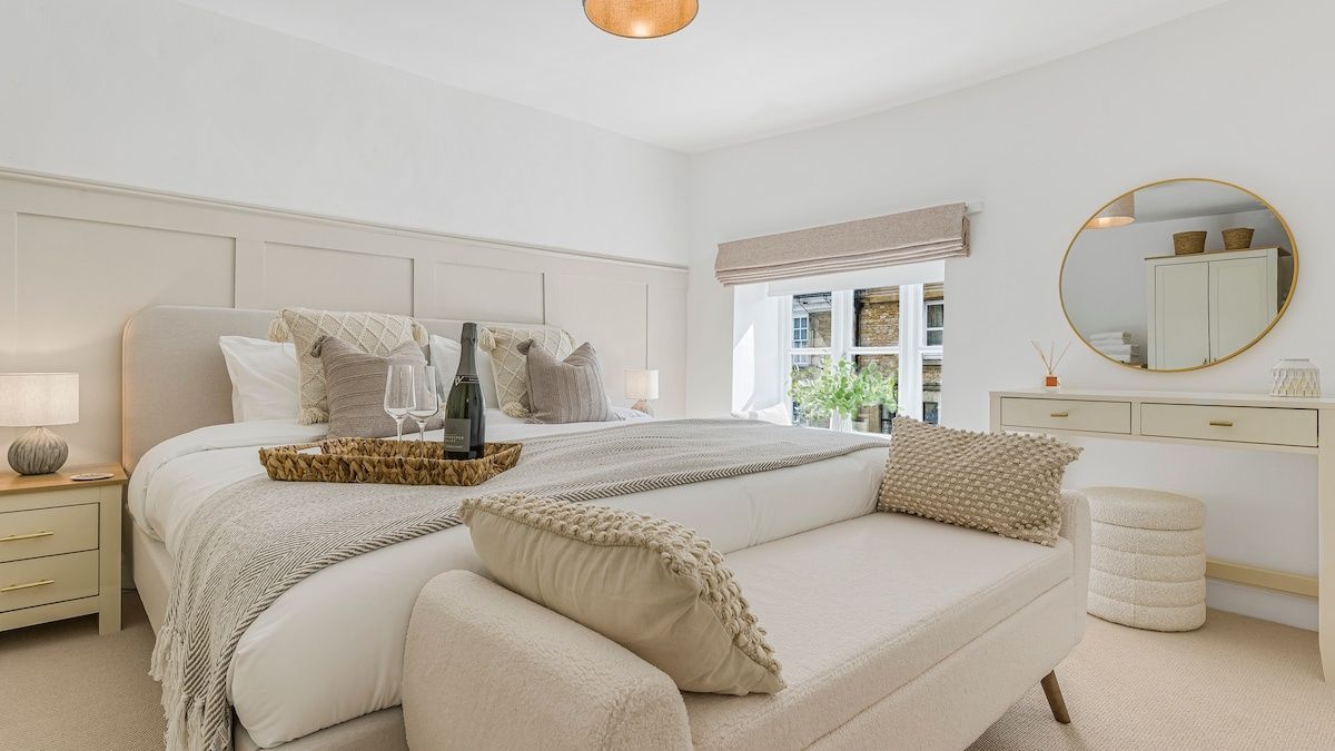 The Hideaway - 2-bed cottage - courtyard, parking