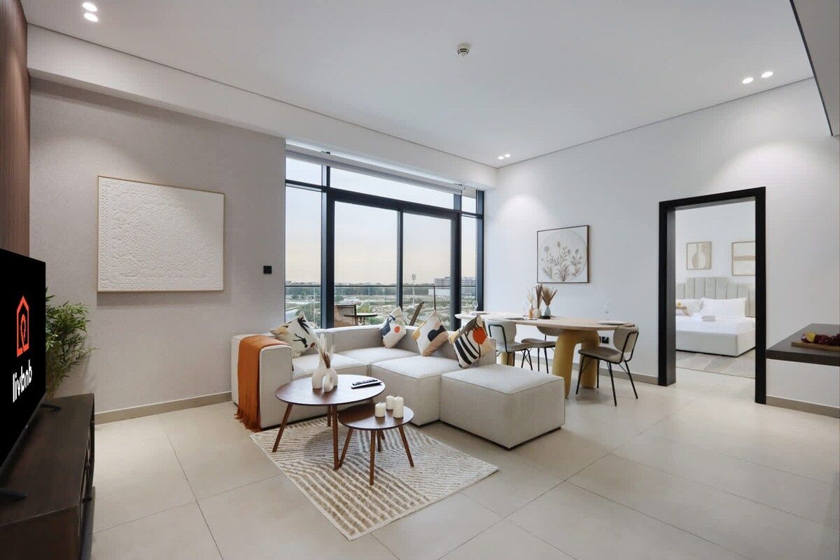 Livbnb-Stylish and Spacious 1B w/ Private Balcony