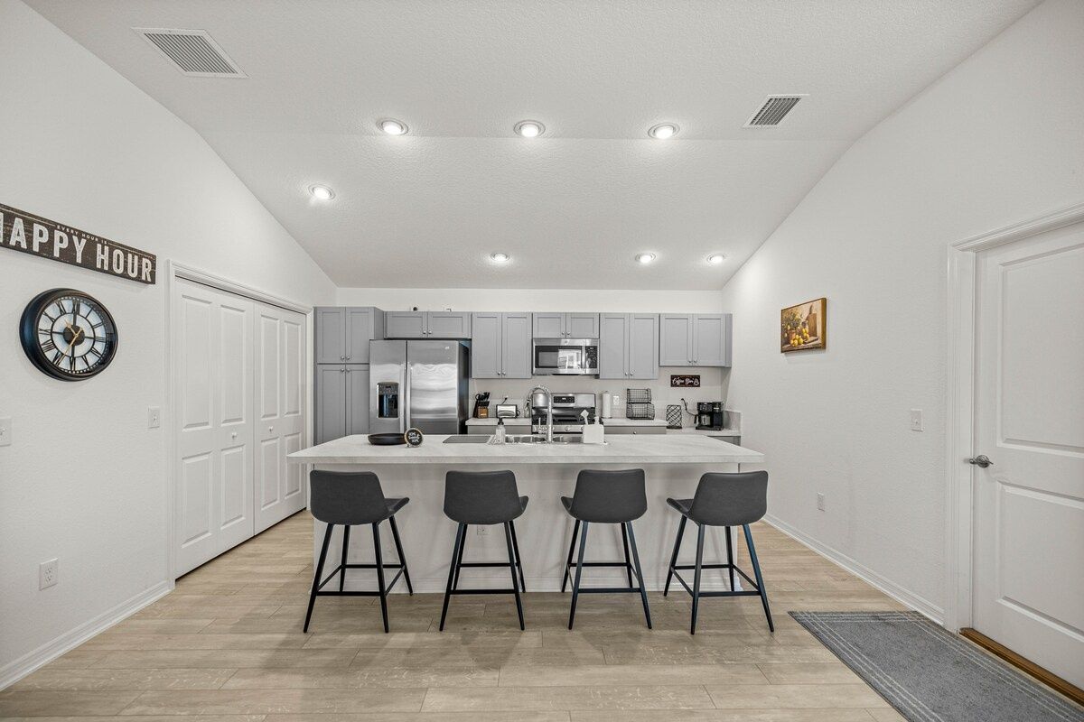 The Eastport Escape | New 3BR | King + Golf Cart — photo 4