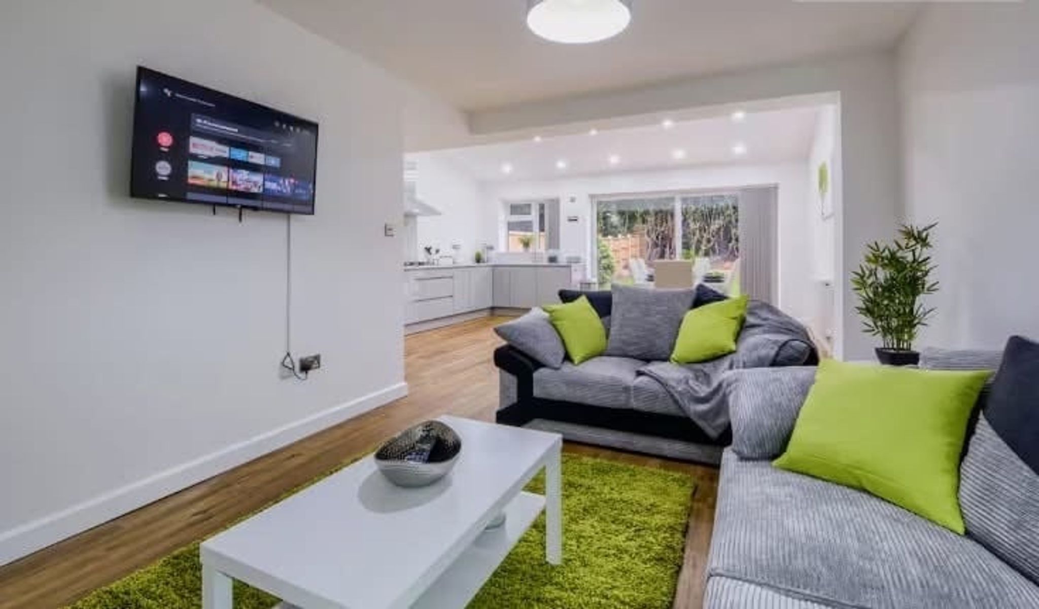 Spacious 3BR Home Sleep 6 Ideal for Contractors