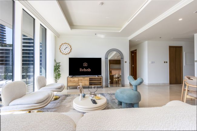 Beachfront 3BR at Palace Beach with Skyline Views