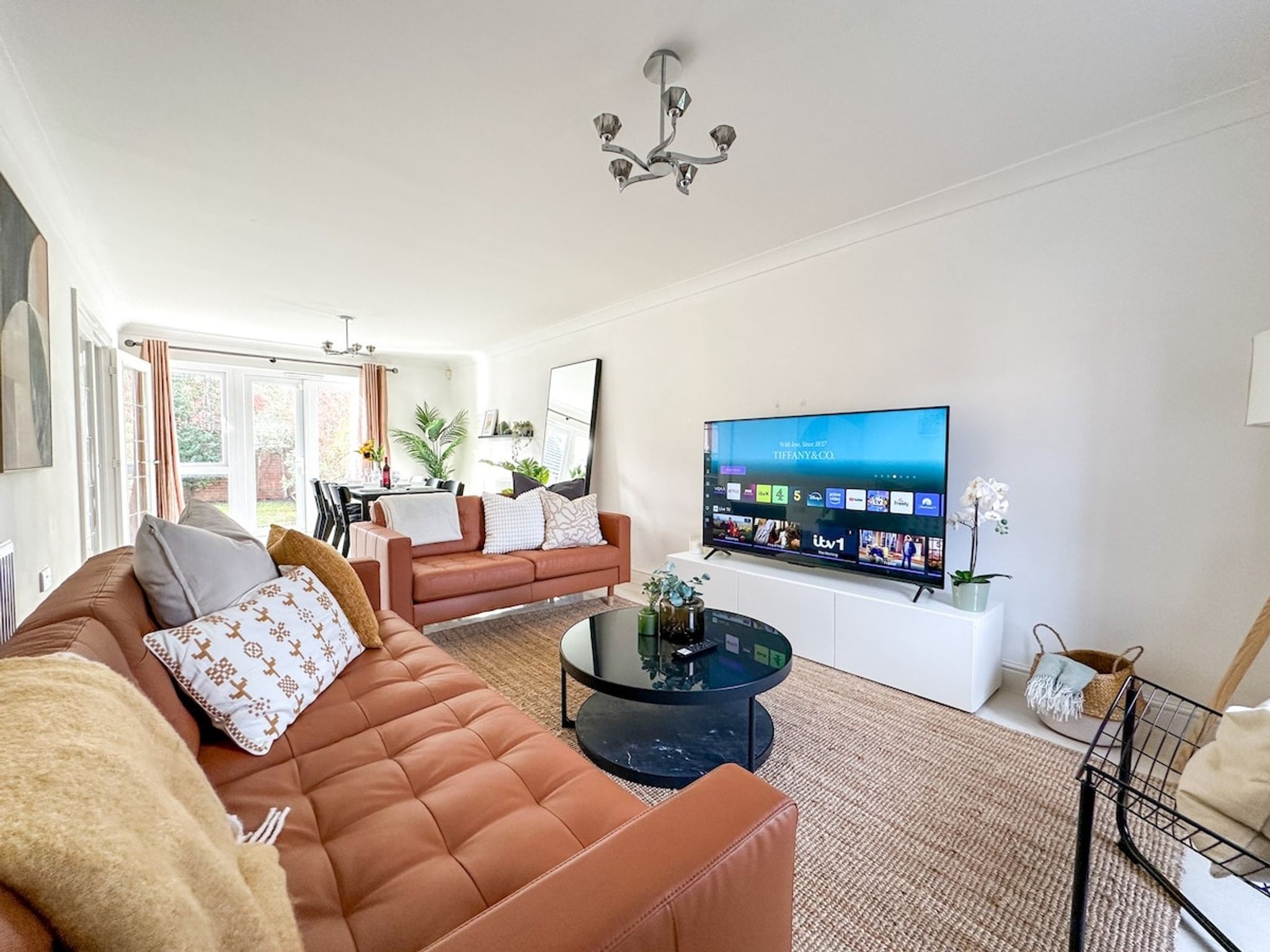 Luxury & Spacious 5 Bedroom Townhouse - Sleeps 8