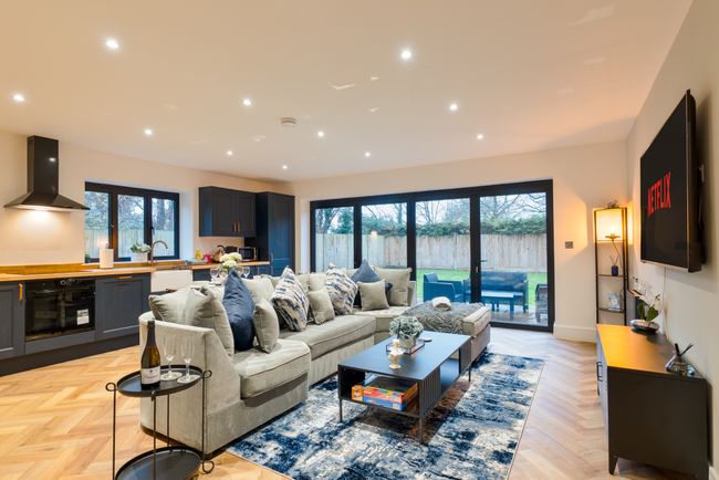 High Trees Lodge – Luxury Retreat • 2 King Suites