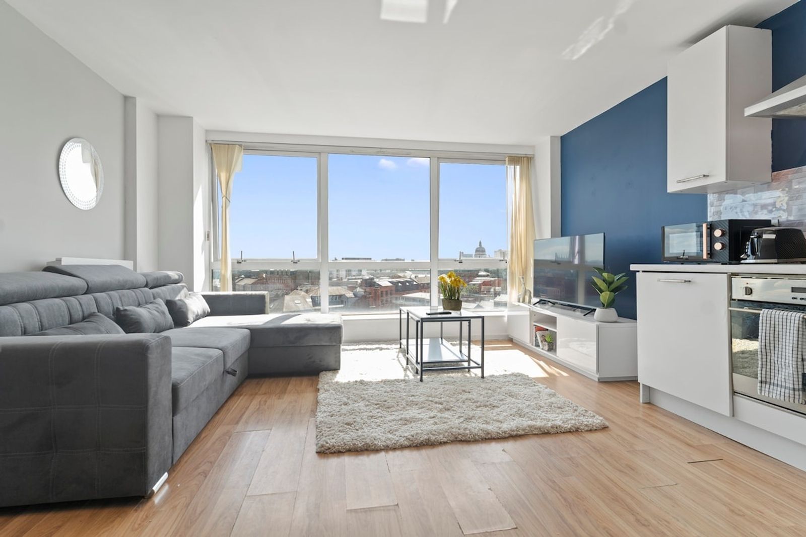 1BD City-Centre Magical Views