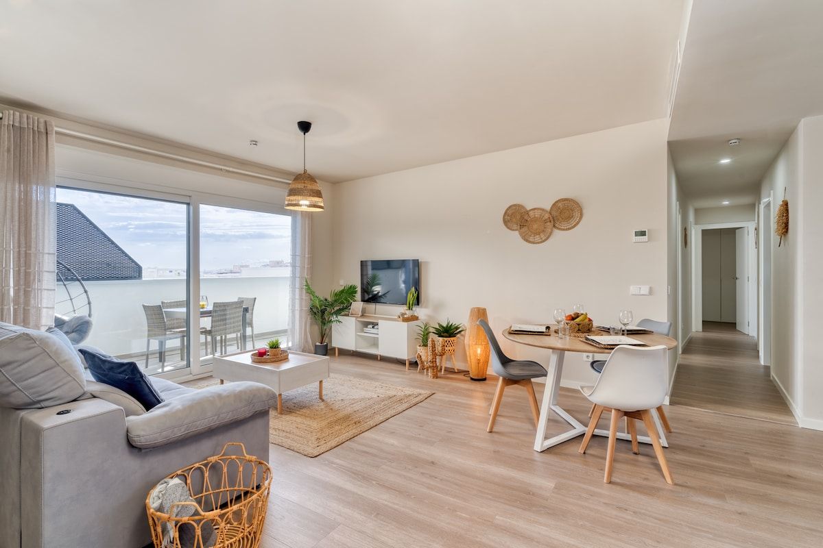 Modern central apt with terrace
