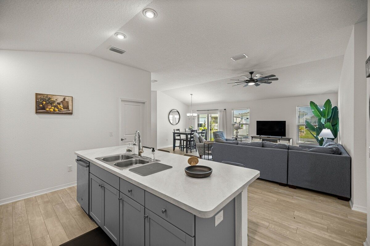 The Eastport Escape | New 3BR | King + Golf Cart — photo 14