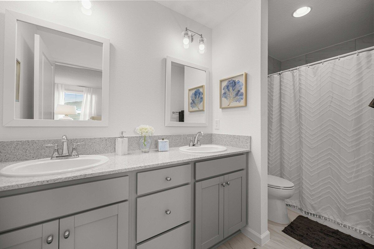 Luxe 3BR | Long & Short Stays l Walk to Eastport — photo 10