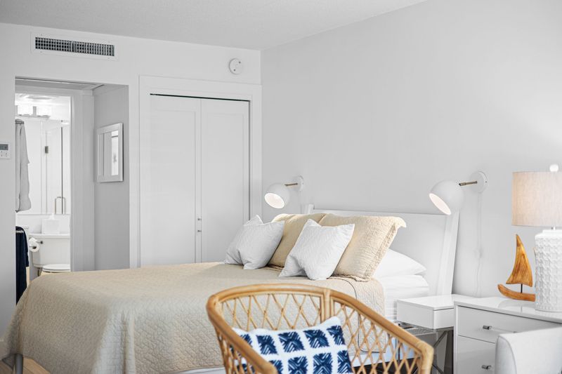 Perfectly-Located Studio at Naples Beach & Town — photo 16