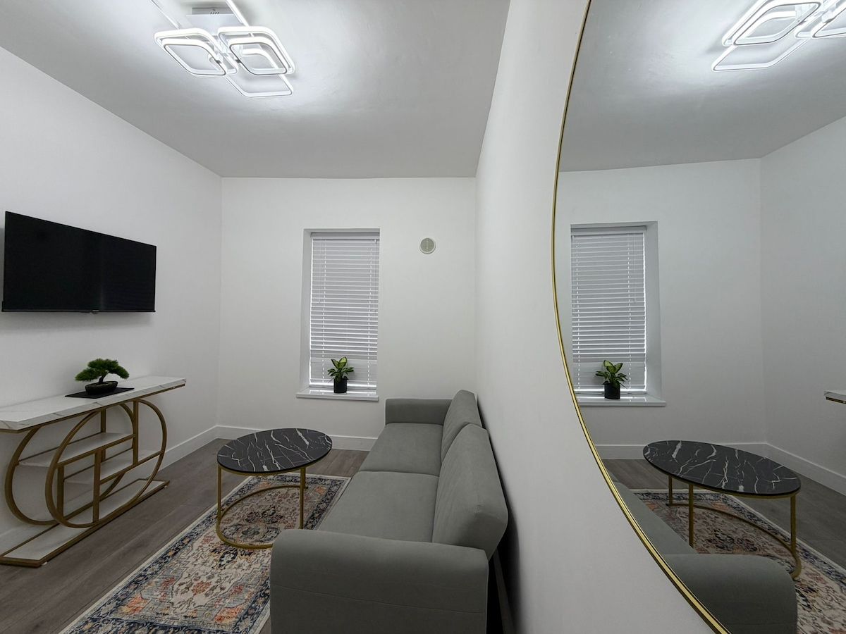 Bright 4-Bed Home Near Cardiff Central & Stadium