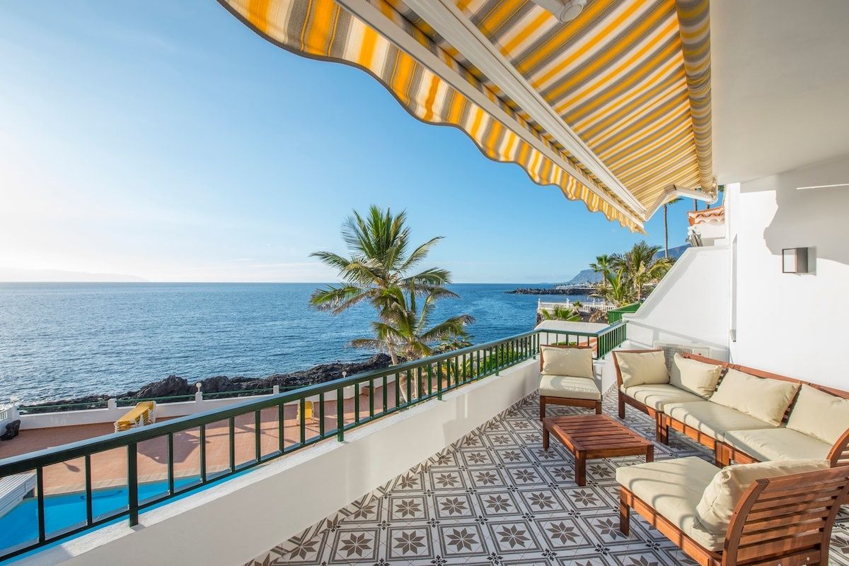 2BDR Modern and welcoming oceanfront apartment