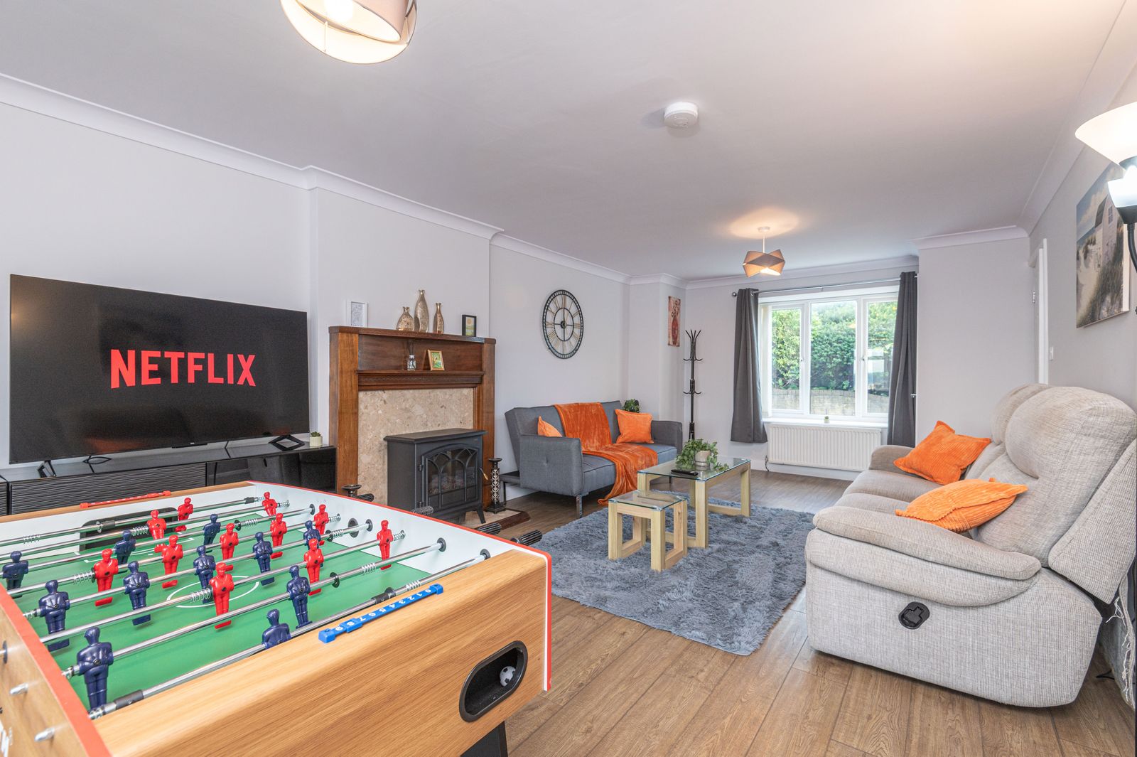 Large Comfy 4BR House | Sleeps 9 | Driveway Park | Games & PS4