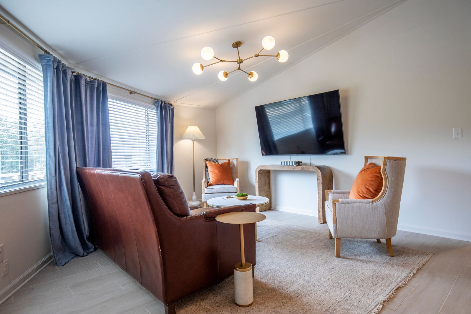 The Speak Easy, 2BR Condo by Velvet Ditch Villas
