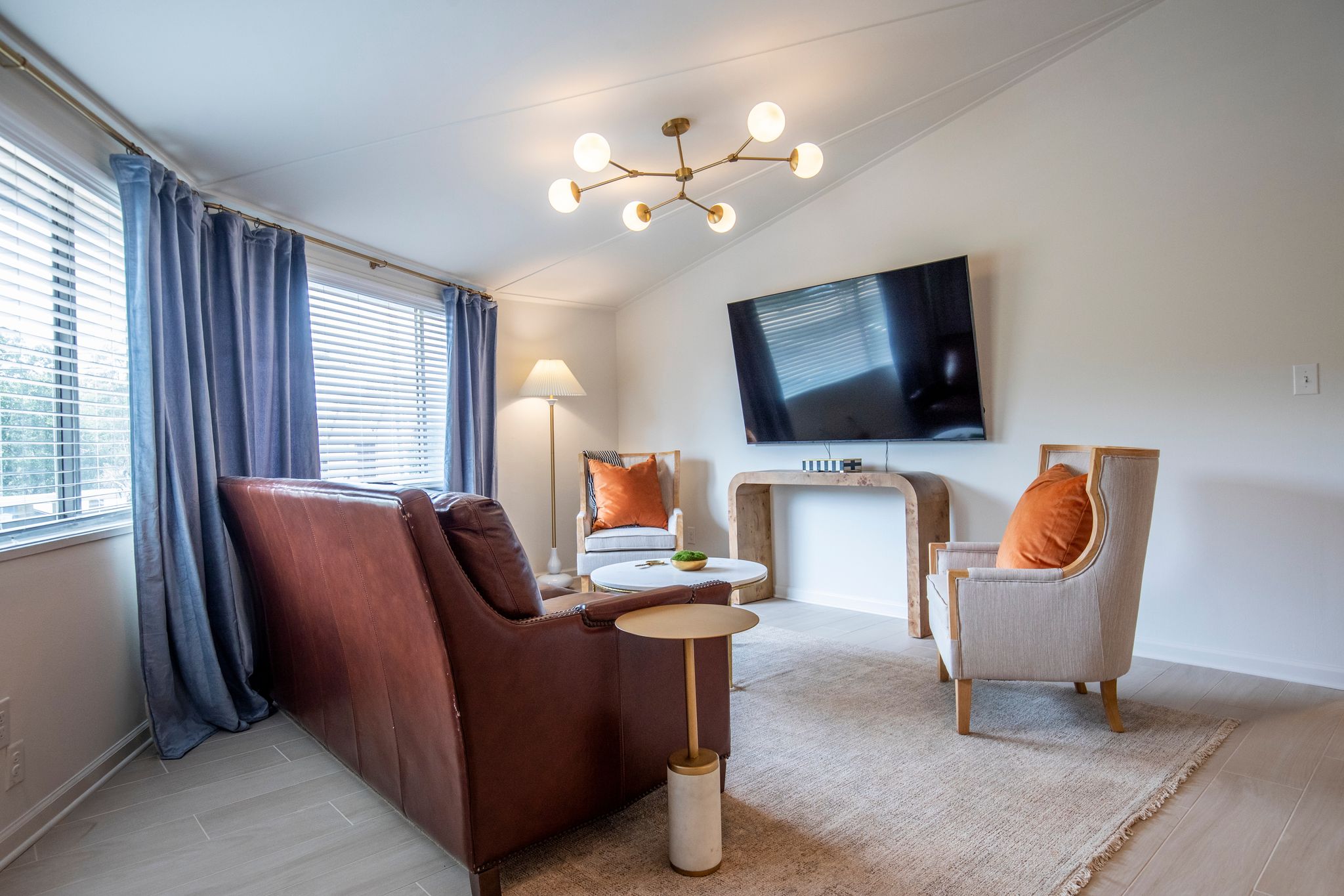 The Speak Easy, 2BR Condo by Velvet Ditch Villas