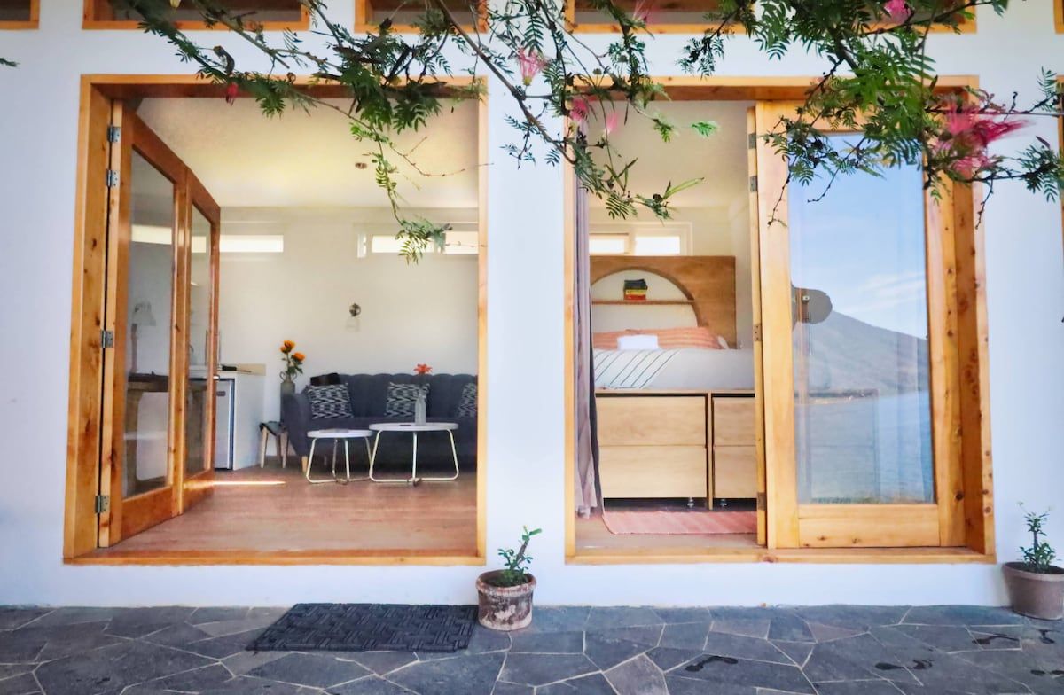 *New* Lakefront Casa Sabiduría