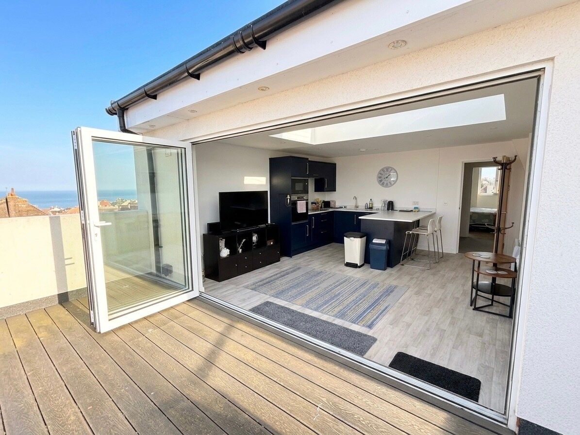 Roof Top Views | Central Broadstairs | Free parking